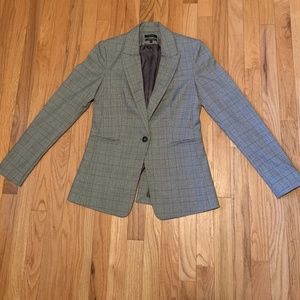 Classic Plaid RW&Co Blazer, Size 4